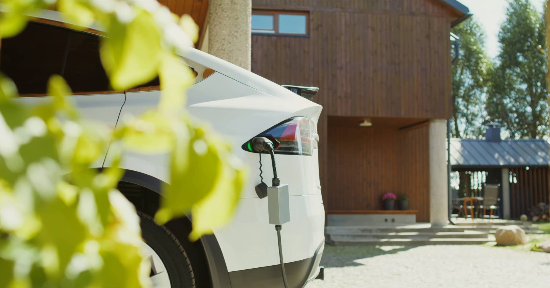 Voiture électrique en charge